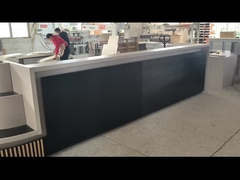 Mesa de recepción moderna