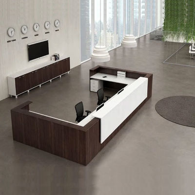 Estilo moderno del mostrador de recepción de la recepción del salón con el panel de la melamina