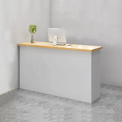 Mesa de mostrador de recepción de madera blanca de 1000 Hmm para salón de uñas pequeño