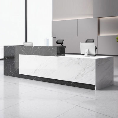 Mesa de mostrador de recepción de 25 mm de madera blanca veteada moderna de recepción de 94,4 pulgadas