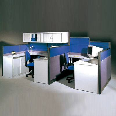 Estación de trabajo de oficina modular de 4 asientos con gabinete superior y tamaño personalizado