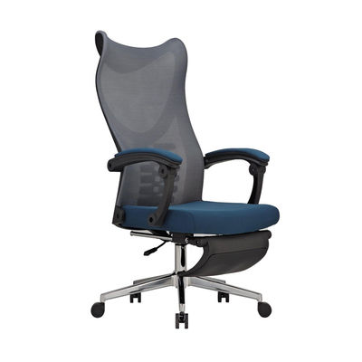 Silla de oficina confortable de tela de malla negra y azul con reposabrazos